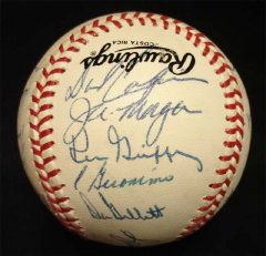 1975 Cincinnati Reds Autographed Team Baseball
